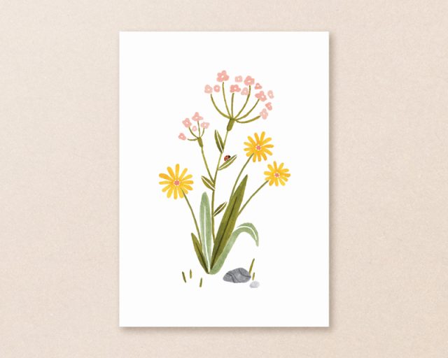 getekend kaartje met roze en gele bloemen met daarin een lieveheersbeestje