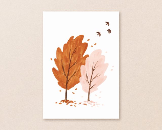 kaartje met eenvoudige illustratie van 2 bomen in de wind - oranje en roze. Blaadjes waaien en vogels vliegen weg.